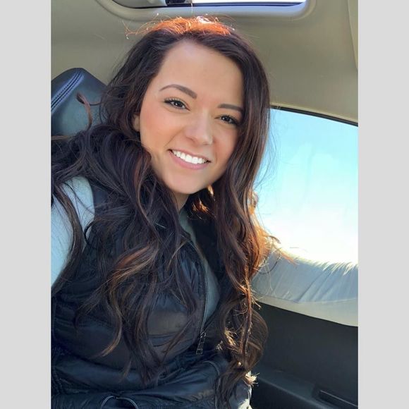 Meet your Posher, Jessica - Picture 1 of 1